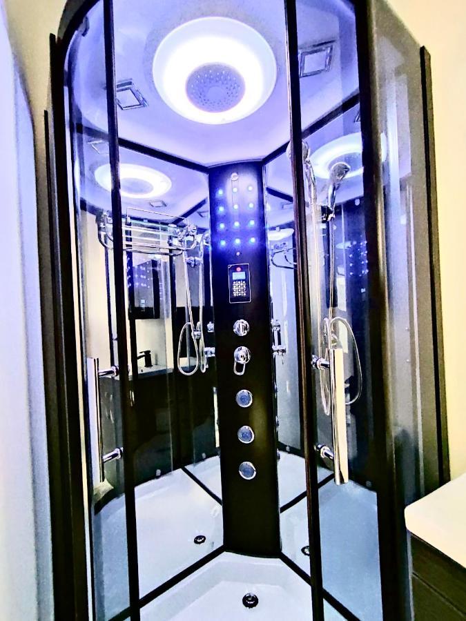 Duke And Duchess Apartments And Rooms - Private In Room Hot Tub Suites London Ngoại thất bức ảnh