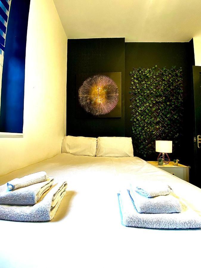 Duke And Duchess Apartments And Rooms - Private In Room Hot Tub Suites London Ngoại thất bức ảnh