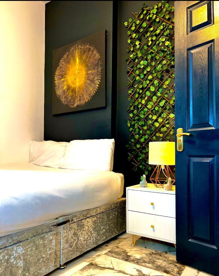 Duke And Duchess Apartments And Rooms - Private In Room Hot Tub Suites London Ngoại thất bức ảnh