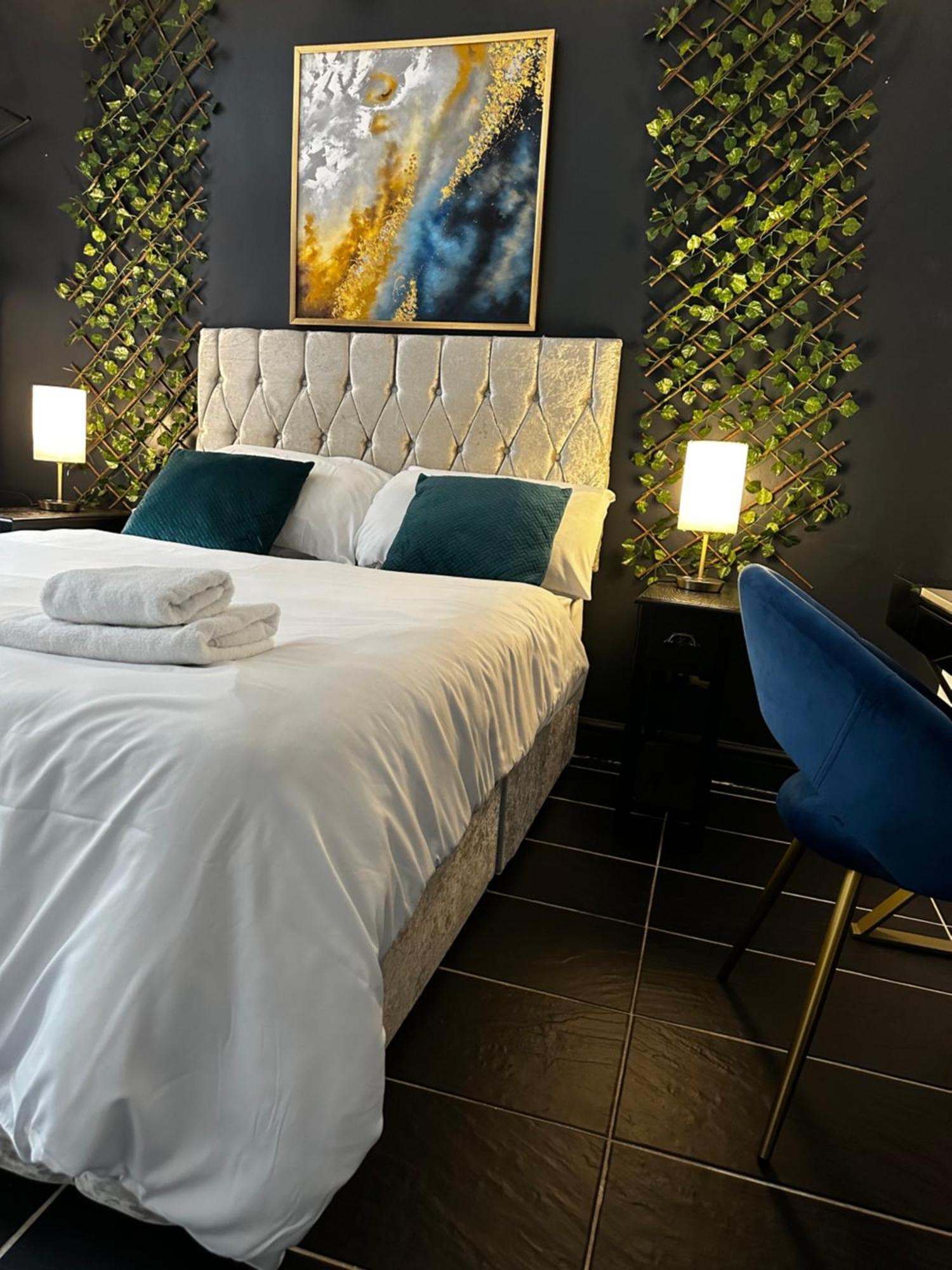 Duke And Duchess Apartments And Rooms - Private In Room Hot Tub Suites London Ngoại thất bức ảnh