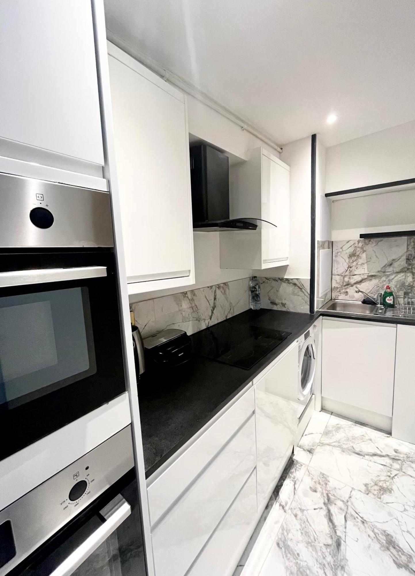 Duke And Duchess Apartments And Rooms - Private In Room Hot Tub Suites London Ngoại thất bức ảnh