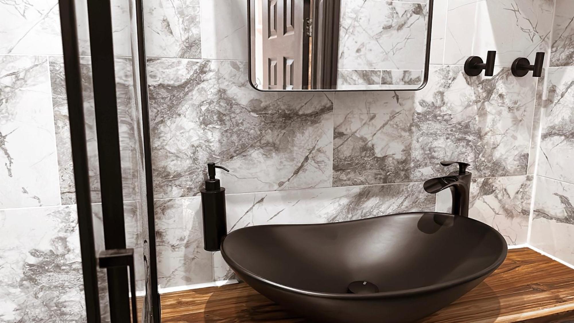 Duke And Duchess Apartments And Rooms - Private In Room Hot Tub Suites London Ngoại thất bức ảnh
